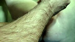 Watch this bbw shave her hairy pussy up close!