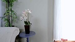 I fucked Artemisia Love while she cleaned the house