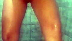 A vizinha novinha mandou v�deo tomando banho