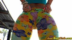 slut bouncing her booty