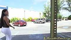 Booty babe gets her pussy licked hard in wild action session