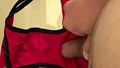 bắn tinh lên quần lót tuky