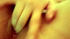 熟女在家舔屁股，独自达到强烈高潮