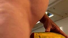 木瓜阴户用玩具和狂野射精爆炸！