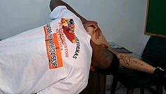 Câmeras de Segurança Flagraram Diretora Transando com Aluno na Sala dos Professores