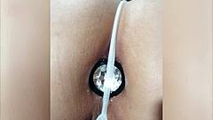 i stay alone with my neihbor and ask to see her big ass