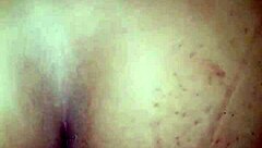 Dando a buceta pro comedor