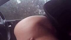 Saimos pra dar uma volta de carro e nao resisti acabei mamando o pau dele no caminho e depois sentando gostoso no pau