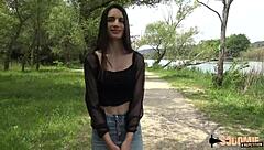 candie gets her ass filled in the garden 😍