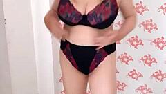 Milf shakes huge boobs mariaold does strip