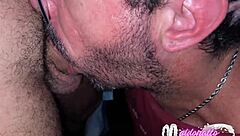 sacanagem entre machos no box de um dark room sexo gay revelando muitas formas de prazeres