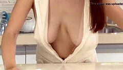 Peeking at Tits in Voyeur Downblouse Clip Sparks Curiosity!