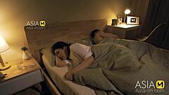 我的纯真年轻18+亚洲男友在火辣ModelMedia视频里