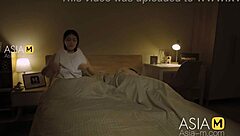 我的纯真年轻18+亚洲男友在火辣ModelMedia视频里