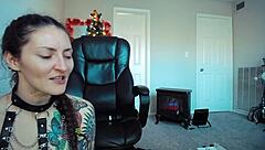 i see this beautiful alternative girl masturbating in bondage