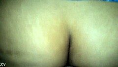 Gostosa folgosa spreads pussy boldly.