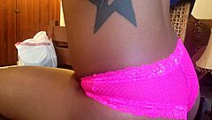 i'm smoking and twerking in pink panties up close