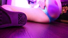 I love my slut's footjob in sneakers