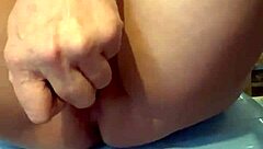 I am making MYSELF SQUIRT by fingering my pussy hard