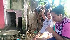 Me Doy Un Baño Donde La Vecina Y Ella No Pierde Oportunidad Para Mirarme Desnuda Y Agarrarme El Culo