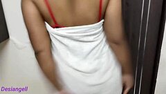 Desi hot college girl danced and fucked in hotel