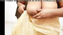 sexy indian aunty in saree