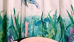 hey, wanna see this milf playing with her asshole and squirting?