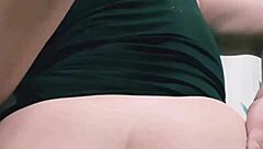 hey, wanna see this milf playing with her asshole and squirting?