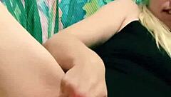 hey, wanna see this milf playing with her asshole and squirting?