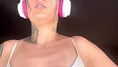 I got so excited at the gym and showed my big natural tits