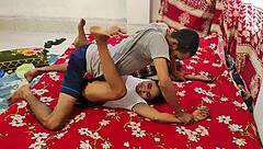 单身男孩在自制XXX中操可爱性感的女人