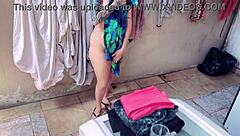 meu vizinho me filmou pelada no quintal e eu dei a buceta pra ele