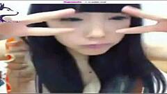 Asian Amateur Couple Fucks In Homemade Video