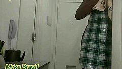 minha diarista e safada, quer ver eu comer ela no red e sheer