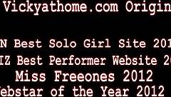 i saw busty milfs vicky vette n julia ann gettin wet in tub, kissin french style