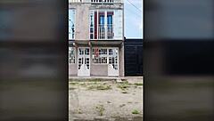 Ts Angelique Monroe 在户外洗自行车！