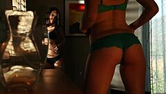 Dillion Harper plays with Tracy Sweet's pussy and orgasms