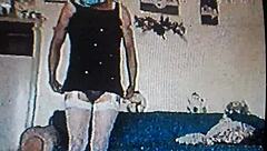 cuidando a mi hijo en casa, no quiero que llegue su mama y lo halle con su compadre