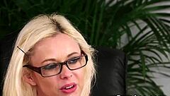 Foxy looker sucks jizz cumshot facial