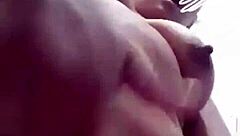 me grabe en la ducha y me masturbo para m� vecino