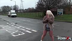 British blonde flashing in public, pissing outdoors 😏