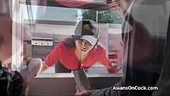 亚洲外卖妹被俩色狼狠干！