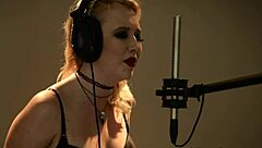 Tribbing trio squirting after oral pleasing