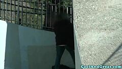 美女渴望户外后入式性爱不停，在高清中！