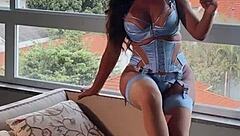 人妖 Nawamylla 在伦敦怎么处理大鸡巴？