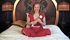 Yanks Hottie Lili Sparks Uses Hitachi for Orgasm