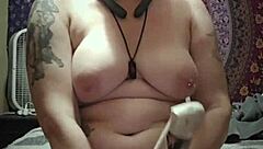 pawg smacks her ass while fucking herself with dildo