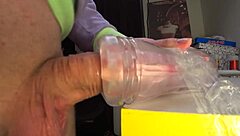 爆炸射精淹没紧致橡胶阴道，怪物鸡巴行动