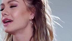 exclusive interview with beautiful petite naomi swann