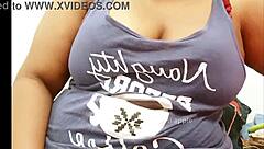Sexy Indian Maid Shows Her Tits!